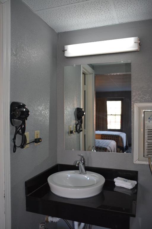 Travelodge by Wyndham Walterboro - image 7