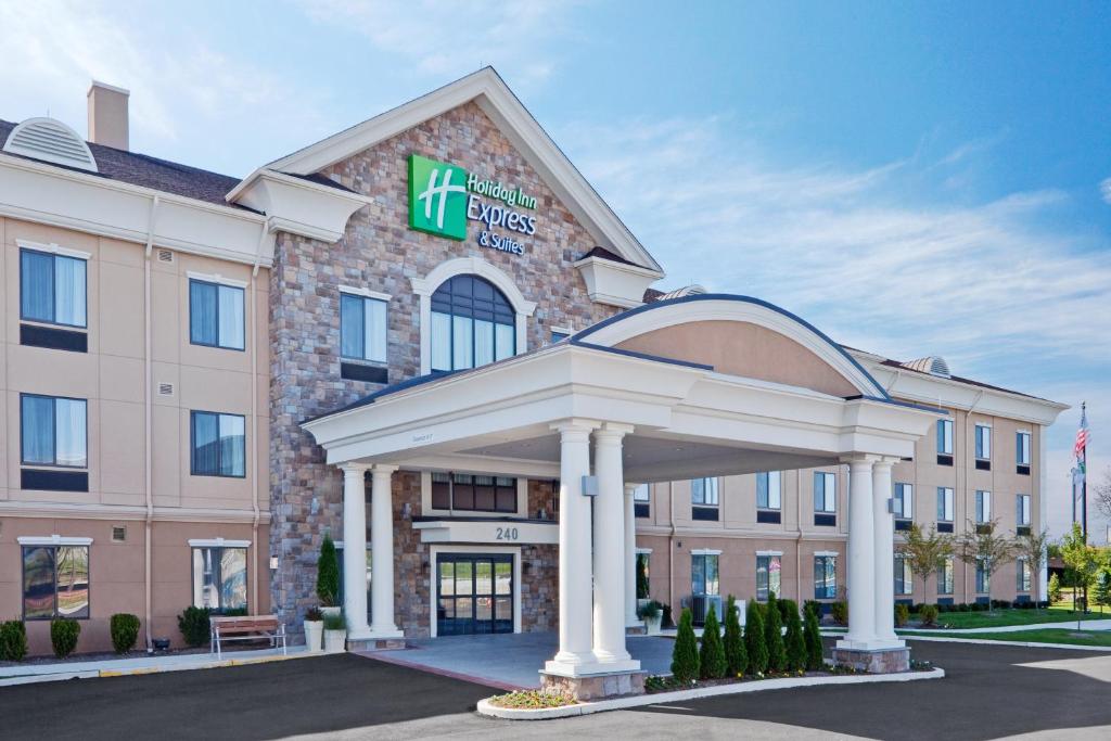 Holiday Inn Express Hotel & Suites Warminster-Horsham an IHG Hotel - main image