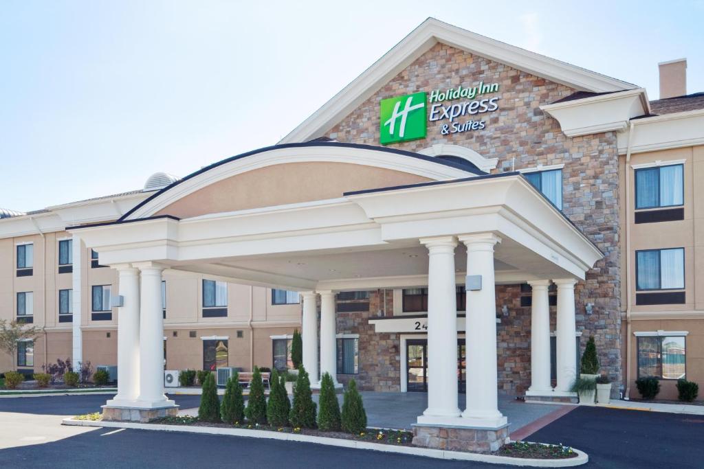 Holiday Inn Express Hotel & Suites Warminster-Horsham an IHG Hotel - image 2