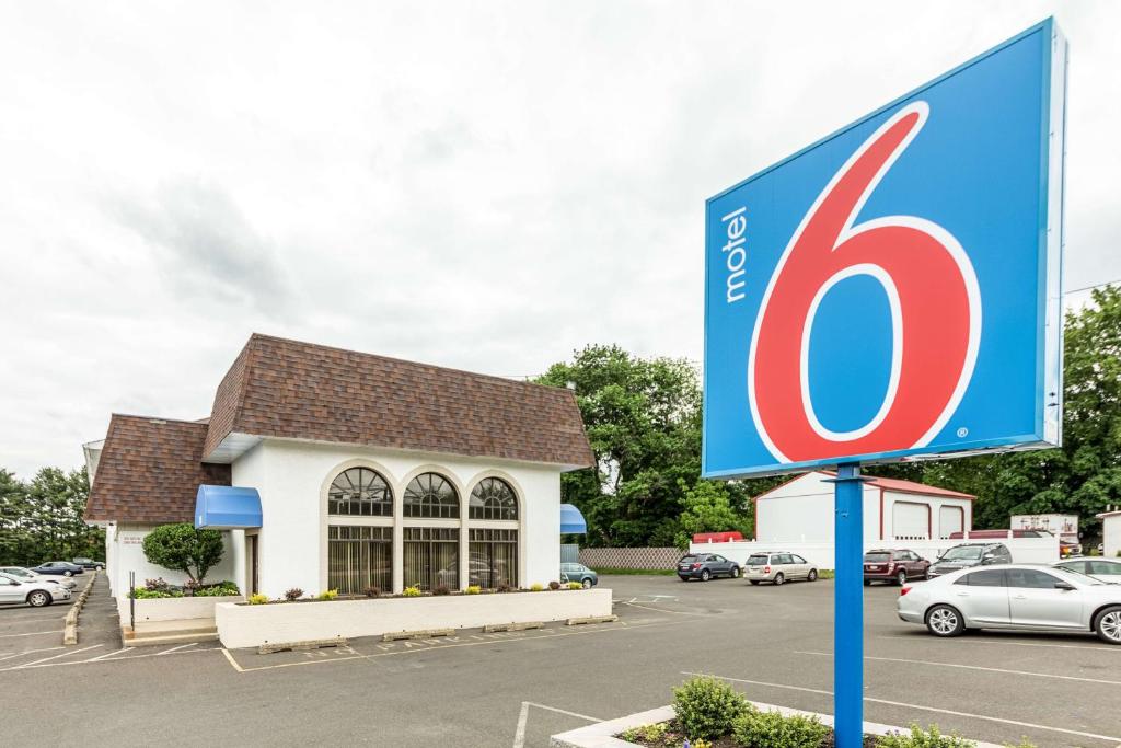 Motel 6-Warminster PA - main image