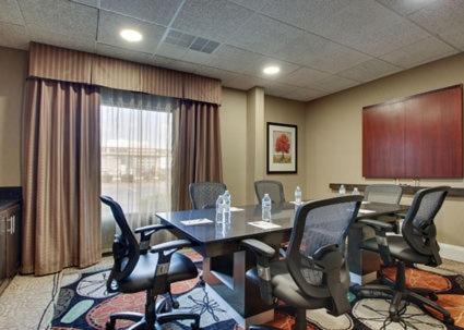 Hampton Inn Warner Robins - image 7