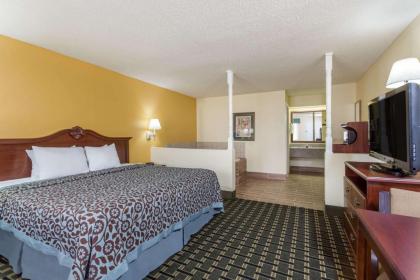 Days Inn & Suites by Wyndham Warner Robins Near Robins AFB - image 4