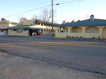 Economy Inn Express Warren - image 3