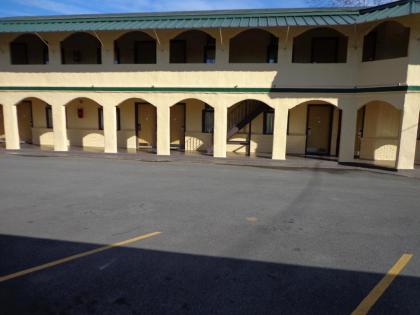 Economy Inn Express Warren - image 6