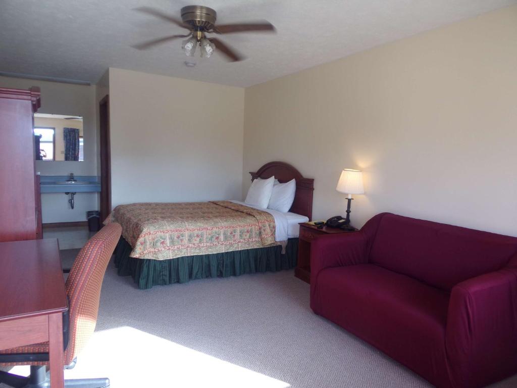 Huggy Bear Motel - Warren - image 4
