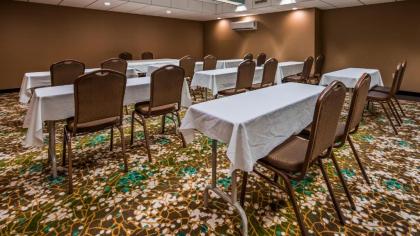 Best Western Warren Hotel - image 20