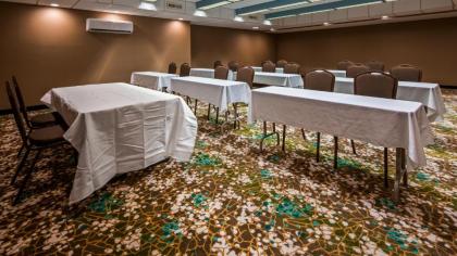Best Western Warren Hotel - image 21