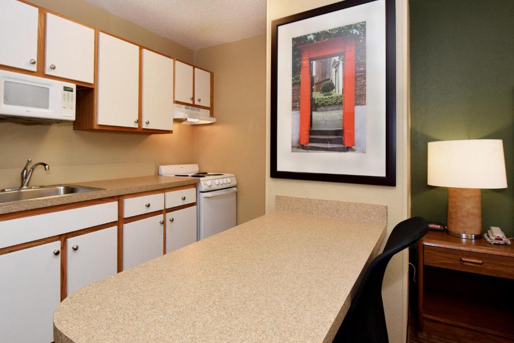 Extended Stay America Suites - Detroit - Warren - image 4