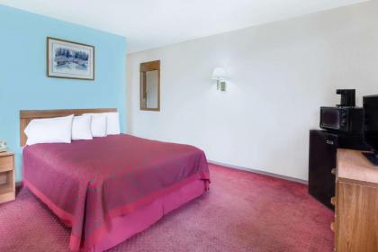 Days Inn by Wyndham Warrensburg - image 8