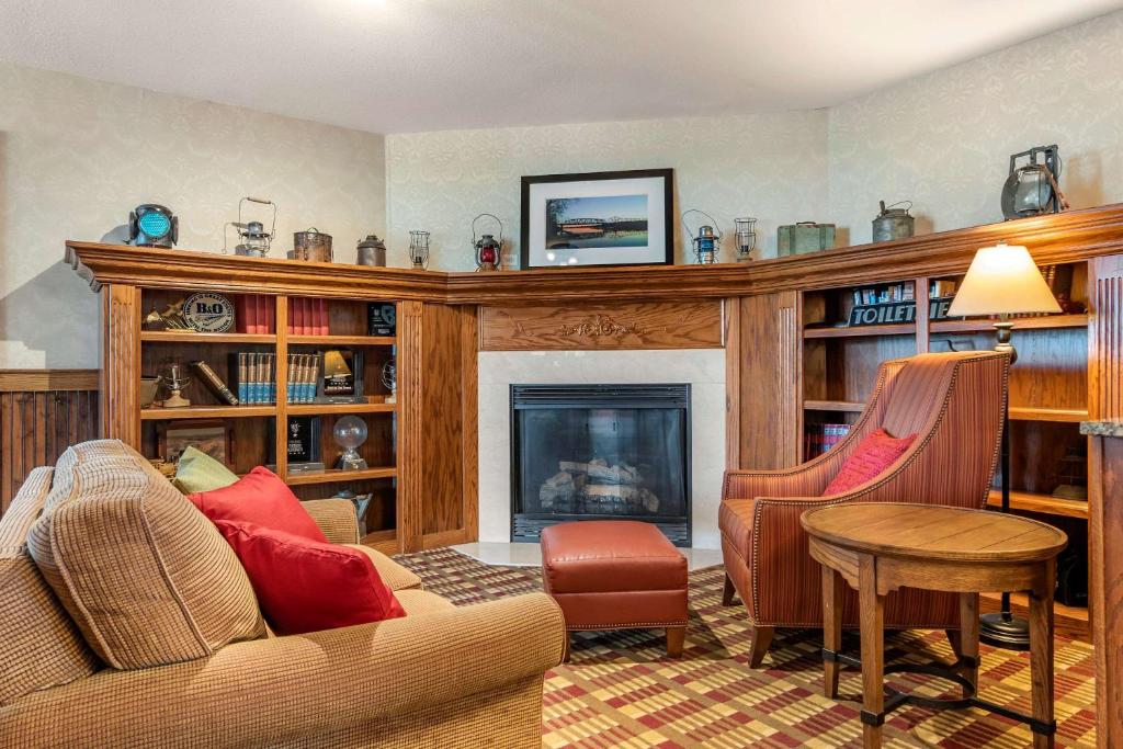 Comfort Inn Warrensburg Station - image 7