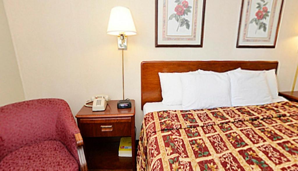 Extended Stay Warrenton Inn - image 5