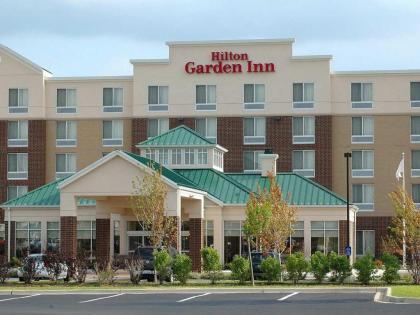 Hilton Garden Inn Naperville/Warrenville - image 10