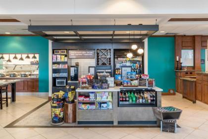 Hilton Garden Inn Naperville/Warrenville - image 9