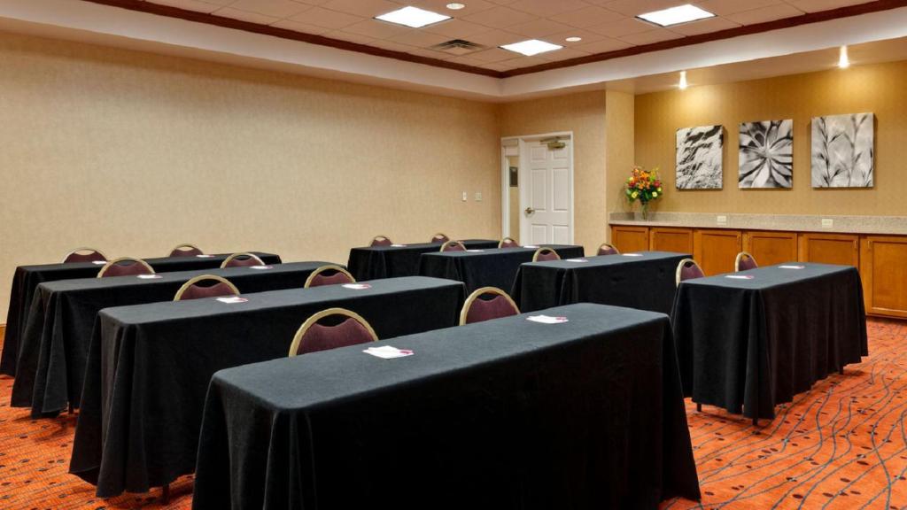 Residence Inn by Marriott Chicago Naperville/Warrenville - image 6