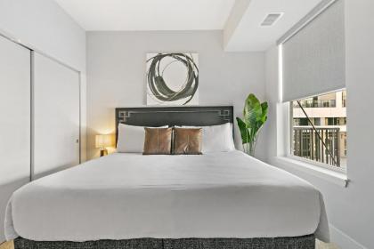 2BR Modern Living in Tranquil Scene - image 11