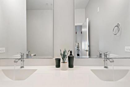 2BR Modern Living in Tranquil Scene - image 4