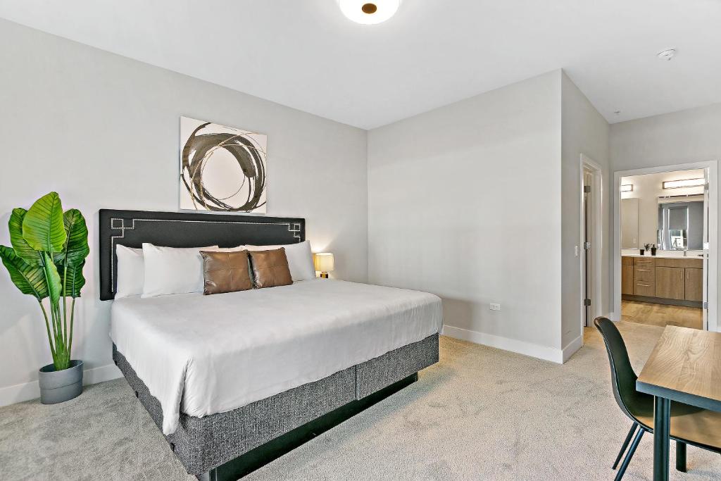 2BR Modern Living in Tranquil Scene - image 6