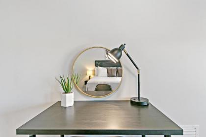 2BR Modern Living in Tranquil Scene - image 8