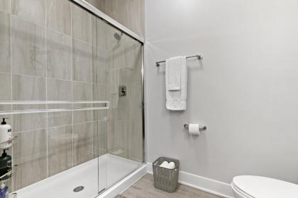 1BR Modern Living in Tranquil Scene - image 4