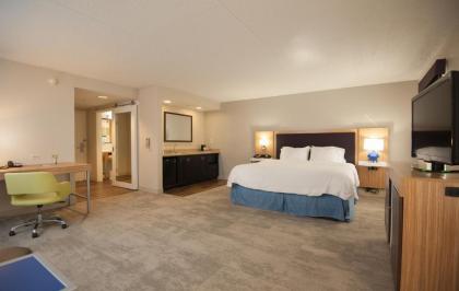 Hampton Inn Doylestown - image 10