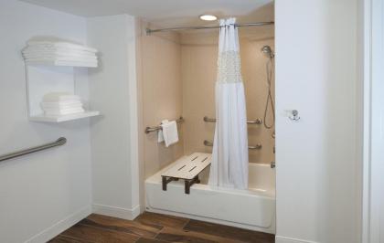 Hampton Inn Doylestown - image 11