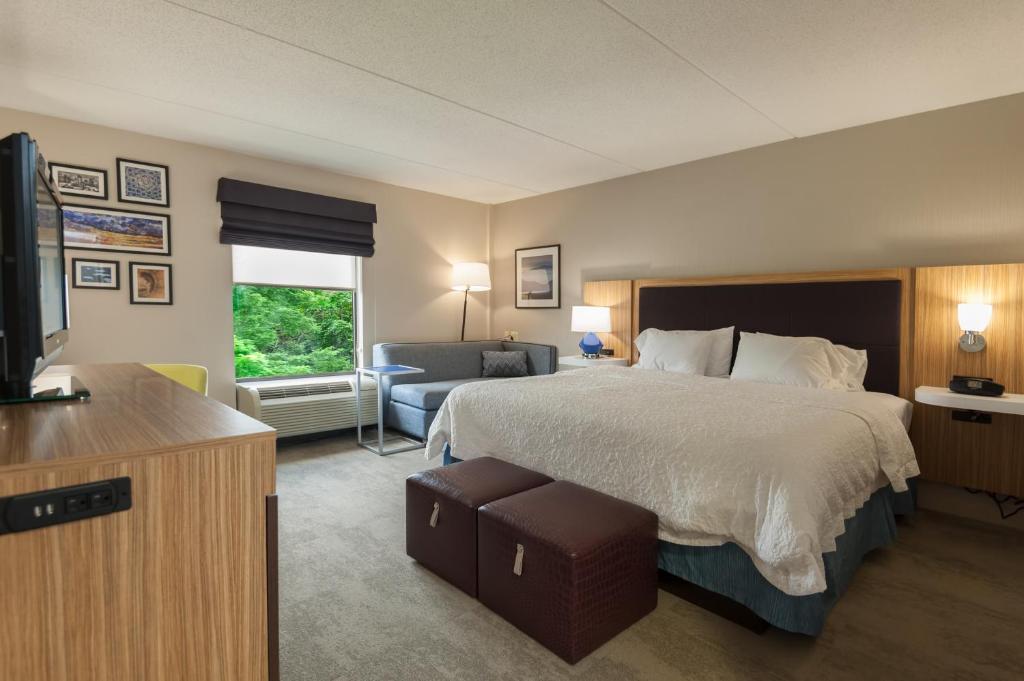 Hampton Inn Doylestown - image 2