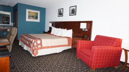 Lakes Inn - image 5