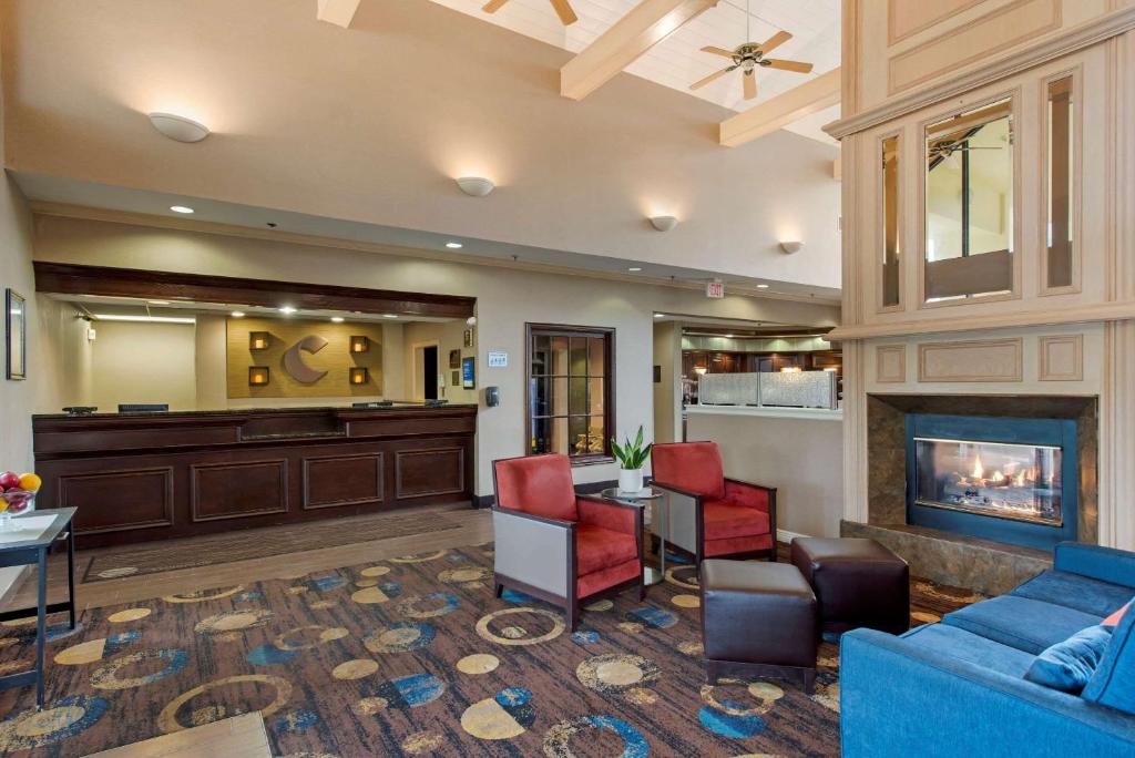 Comfort Inn & Suites Warsaw - image 4