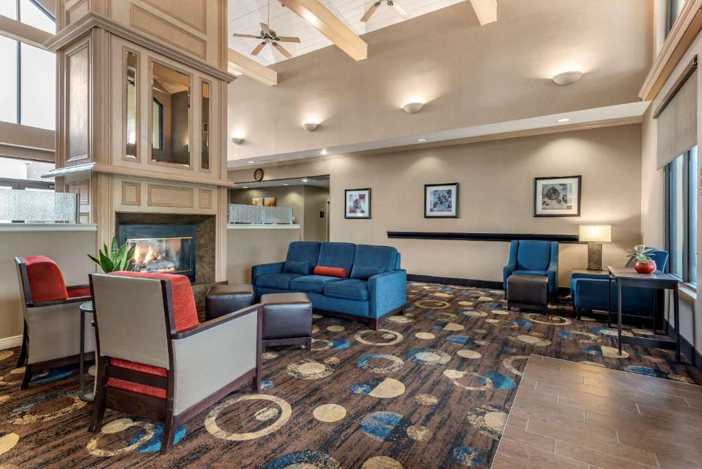 Comfort Inn & Suites Warsaw - image 5