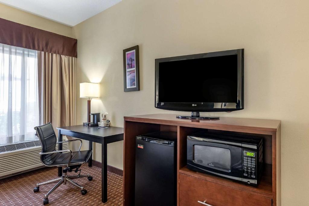 Comfort Inn & Suites Warsaw - image 6