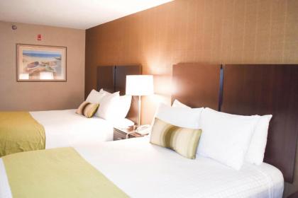Best Western Airport Inn Warwick - image 21