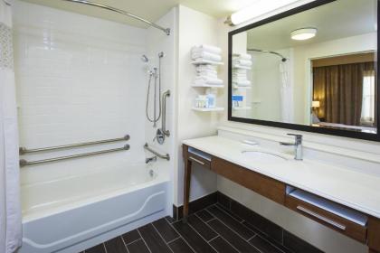 Hampton Inn & Suites Providence-Warwick Airport - image 19