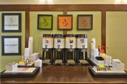 Hampton Inn & Suites Providence-Warwick Airport - image 5