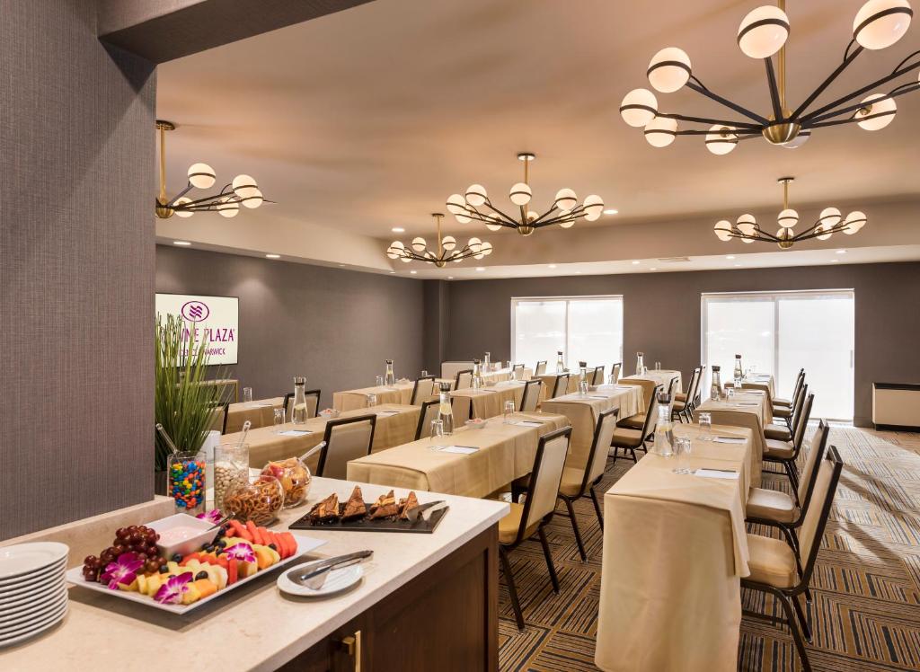Crowne Plaza Providence-Warwick (Airport) an IHG Hotel - image 7