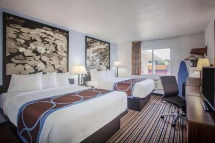 Super 8 by Wyndham Washington - image 9