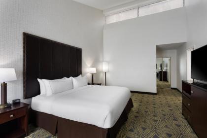 DoubleTree by Hilton Pittsburgh - Meadow Lands - image 21