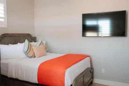 Freedom Vacation Rentals Condos with Mountain Views - image 13