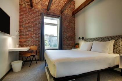 Hotel Hive - image 2