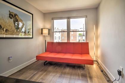 Modern D C Retreat with Private Outdoor Space! - image 18