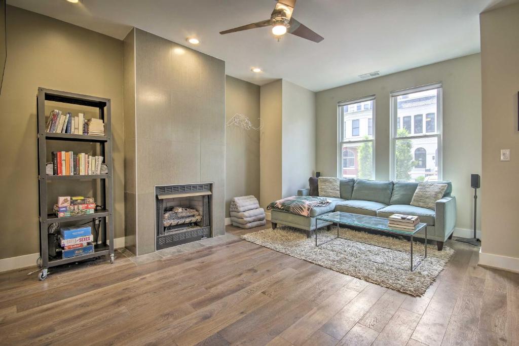 Modern D C Retreat with Private Outdoor Space! - image 2