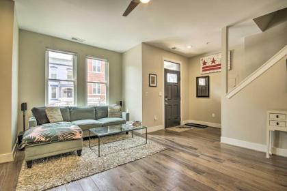Modern D C Retreat with Private Outdoor Space! - image 5