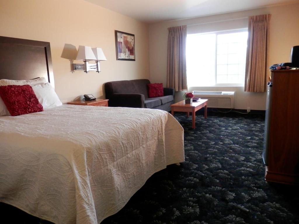 Grand View Inn & Suites - main image
