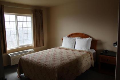 Grand View Inn & Suites - image 2