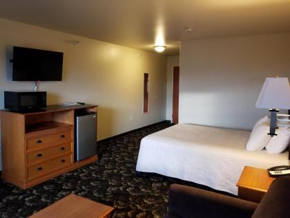 Grand View Inn & Suites - image 5