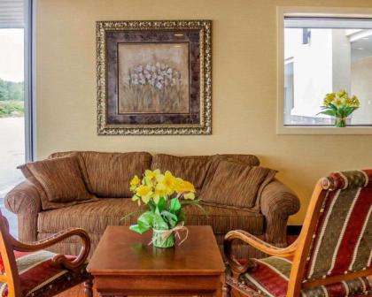 Quality Inn Waterbury - image 8