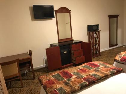 Waterbury Big Apple Motel - image 11