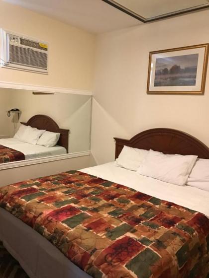 Waterbury Big Apple Motel - image 9