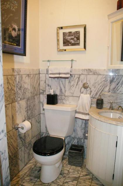 Oakcliff Bed and Breakfast - image 11