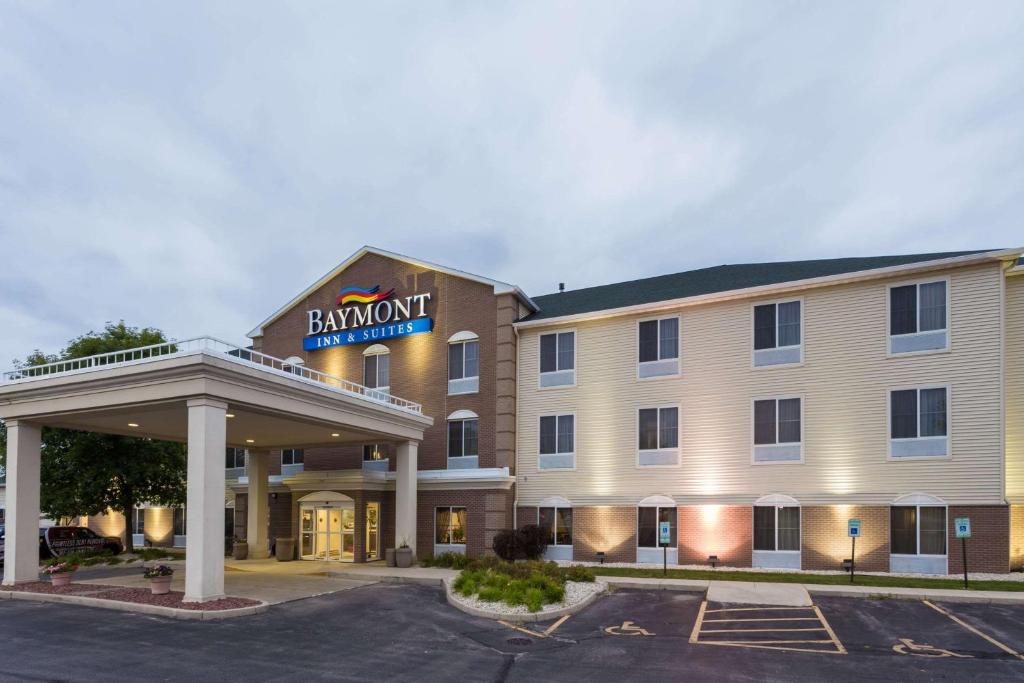 Baymont by Wyndham Waterford/Burlington WI - main image