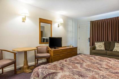 Rodeway Inn Waterford - New London - image 11
